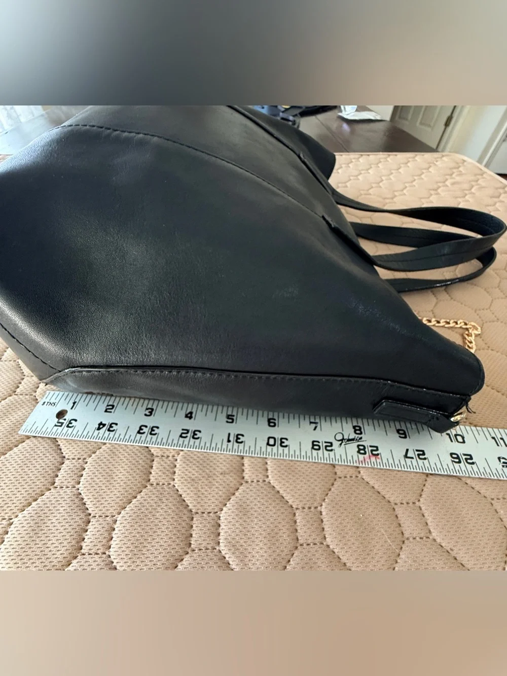 Antonio Milani EUC Black Leather Tote w/ Gold Crossbody Strap & gold hardware